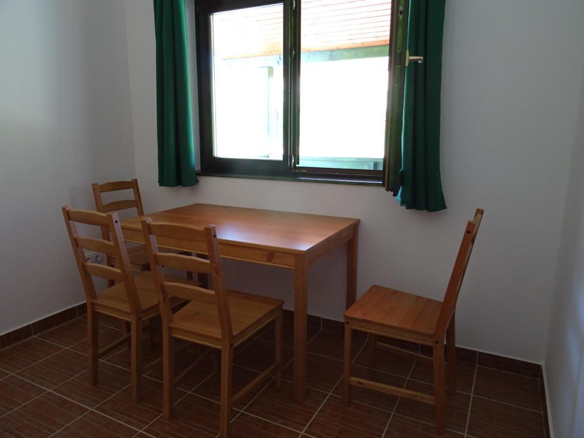 Lispeszentadorján Kisrejtek Apartmanhaz المظهر الخارجي الصورة
